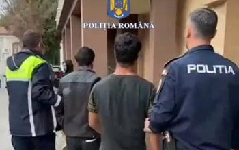 Reținuți pentru violare de domiciliu
