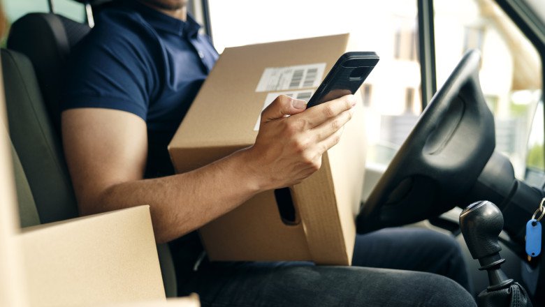 Cumpărăturile online din afara UE se scumpesc din nou. Consumatorii vor fi obligați să plătească mai mult de astăzi