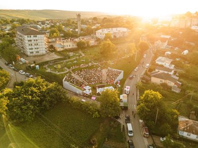 Delia, Eduard Novak și Towns …