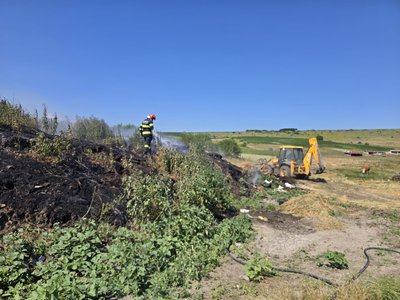 Patru incendii de vegetație uscată …