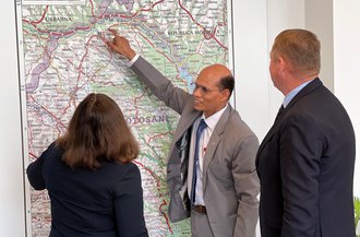 Ambasadorul Republicii India în România, …
