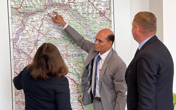 Ambasadorul Republicii India în România, …