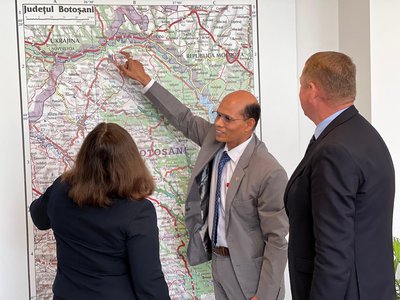 Ambasadorul Republicii India în România, …