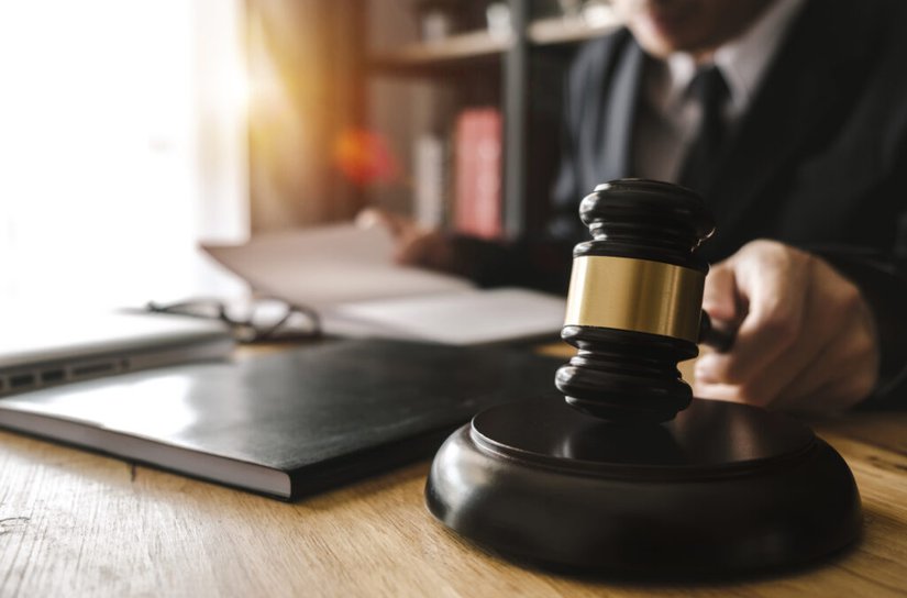 Bărbat trimis în judecată pentru schingiuirea animalelor
