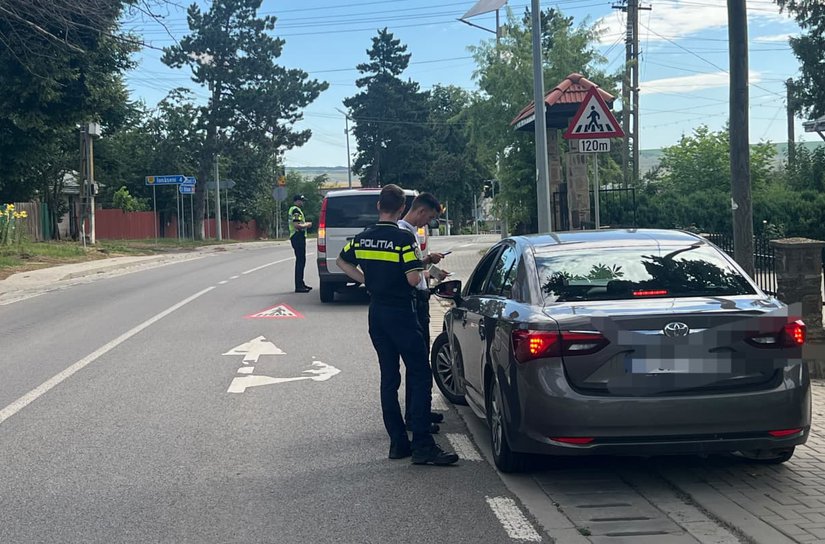 A ieșit cu mașina la plimbare deși nu deținea permis de conducere