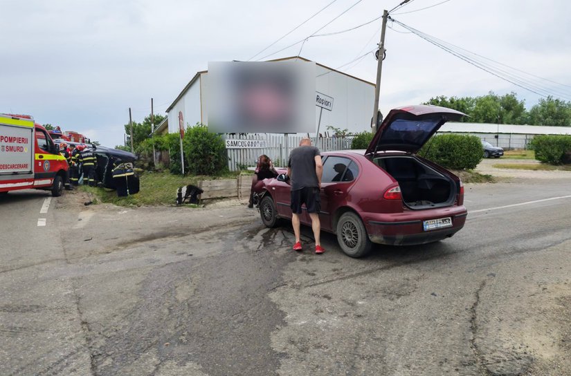 Două femei au ajuns la spital în urma unui accident rutier