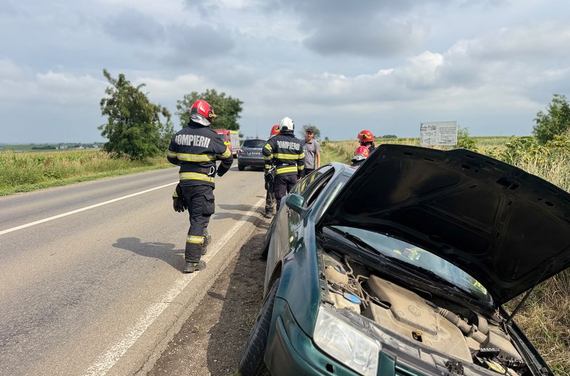 Accident pe drumul Botoșani – Dorohoi. Un bărbat a ajuns la spital după coliziunea dintre două mașini