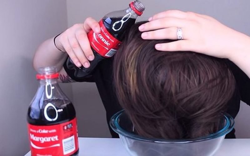 Ce efect are Coca Cola asupra părului