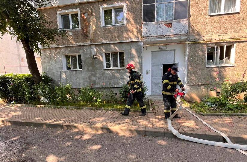 O oală de mâncare uitată pe foc, pericol pentru un apartament de pe Aleea Dumbrava din Dorohoi