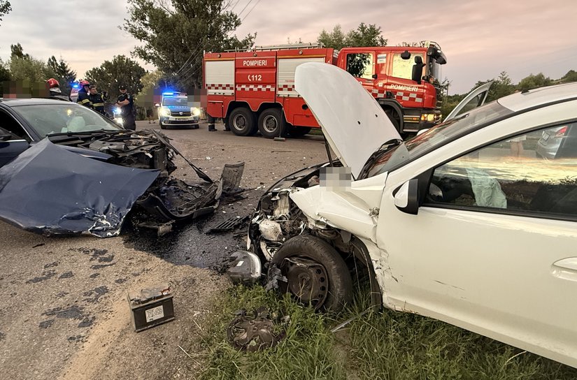Accident la Pădureni. Un bărbat a ajuns la spital după impactul dintre două mașini