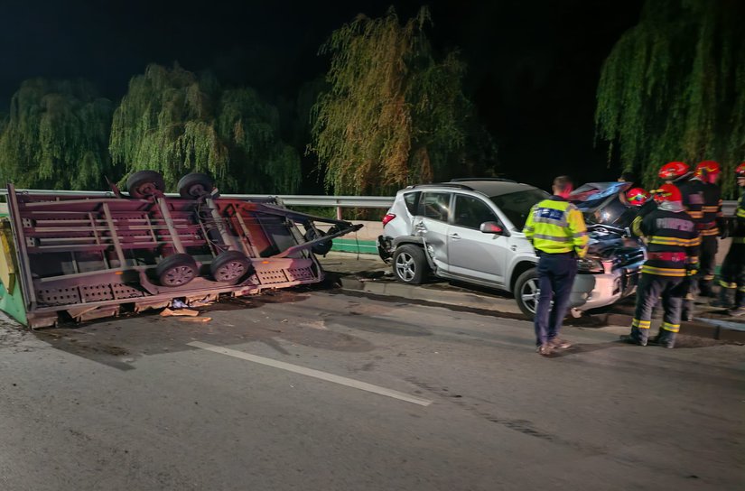 Două accidente produse noaptea trecută pe raza județului - FOTO