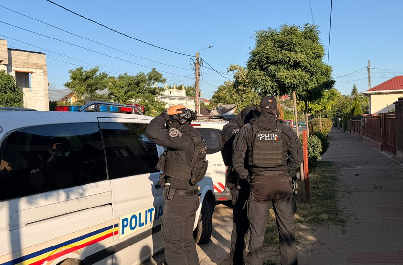 Bărbat reținut în urma perchezițiilor efectuate de polițiști. La locuința sa au fost identificate o parte dintre bunurile sustrase