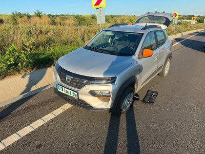 Două mașini implicate într-un accident …