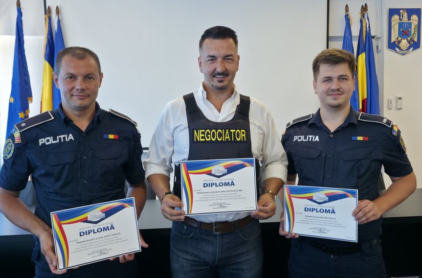 Polițiști botoșăneni, apreciați de conducerea MAI pentru curaj și profesionalism