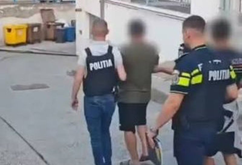 Trei tineri reținuți 24 de ore pentru lovire sau alte violențe și tulburarea ordinii și liniștii publice
