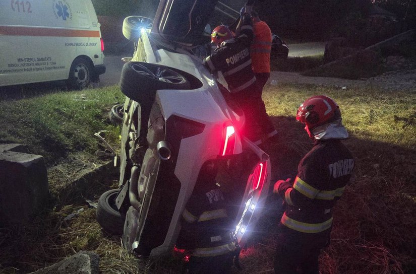 Șofer ajuns la spital după ce s-a răsturnat cu mașina la Flămânzi
