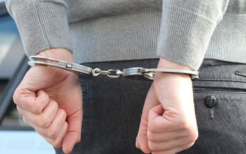 Reținut pentru încălcarea ordinului de …