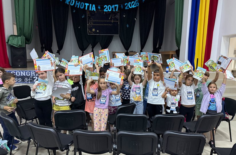 Siguranța nu intră în vacanță – pompierii botoșăneni, alături de copiii din Dersca