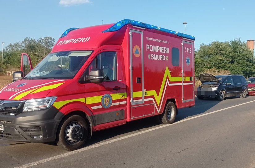 Două persoane au ajuns la spital în urma unui accident rutier produs pe raza localității Cătămărăști Deal