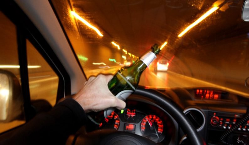 Șofer din Lunca băut, scos din trafic de polițiști