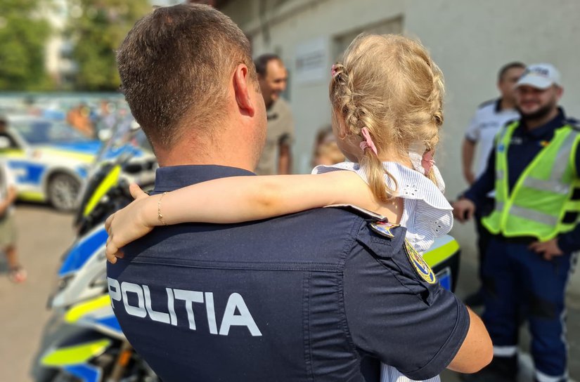 Copiii polițiștilor, invitați de onoare la locul de muncă al părinților