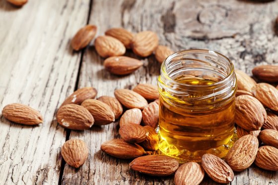 Uleiul de migdale dulci: 10 beneficii uimitoare pentru sănătatea ta