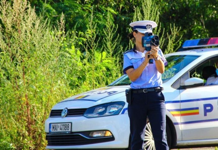 Acțiune a polițiștilor la Dorohoi pentru siguranța rutieră. Polițiștii au aplicat 26 de amenzi