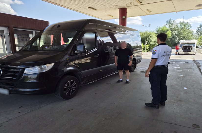 Permise de conducere false, cumpărate cu 2.650 de euro