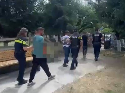Trei tineri reținuți după ce …