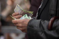 Bani intrați în conturile botoșănenilor …