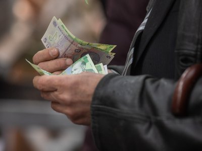 Bani intrați în conturile botoșănenilor …