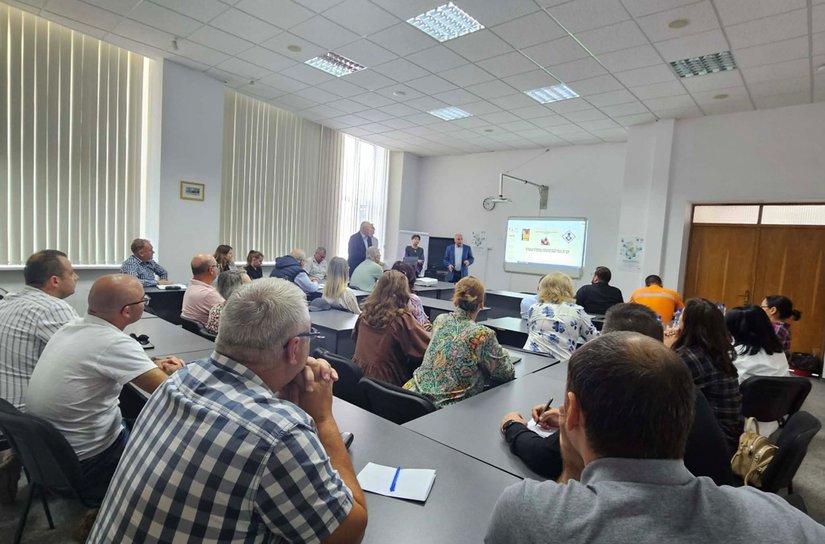 Acțiune de informare a angajatorilor din județul Botoșani privind riscurile expunerii la agenți chimici periculoși la locul de muncă