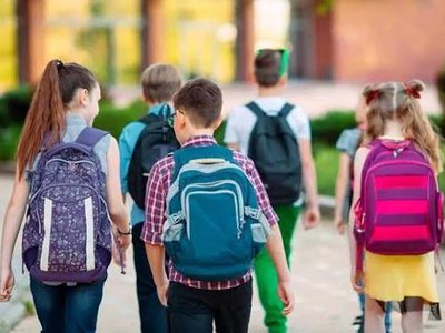 Elevii și profesorii au parte …