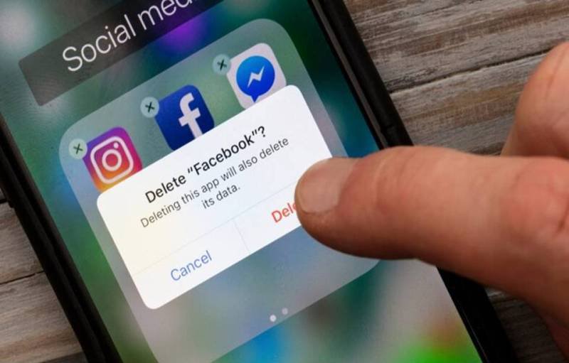 Facebook îți poate bloca sau închide contul. Ce drept ai dacă platforma îți respinge reclamația