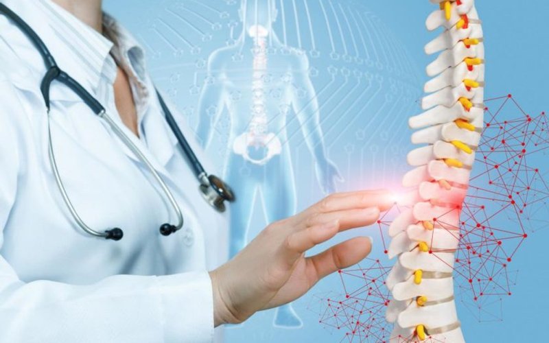 Care este primul simptom al osteoporozei? Motivul pentru care această boală trece adesea neobservată