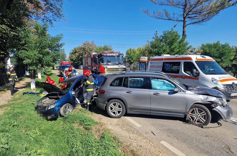 Accident rutier la Brăești: două persoane au avut nevoie de îngrijiri medicale