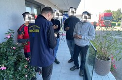Controale ale polițiștilor de imigrări, …