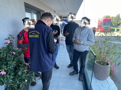 Controale ale polițiștilor de imigrări, …