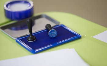 Ștampila de vot ar putea …
