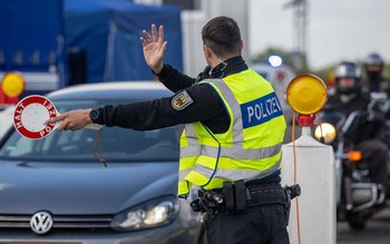 Germania prelungește controalele la frontiere …