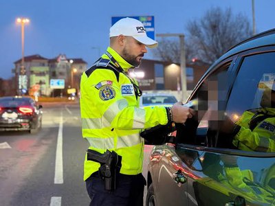 Vitezomani trași pe dreapta de …