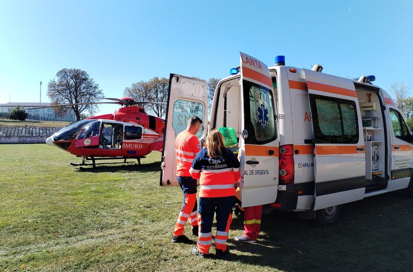 Femeie în stare gravă preluată de elicopterul SMURD de la Dorohoi