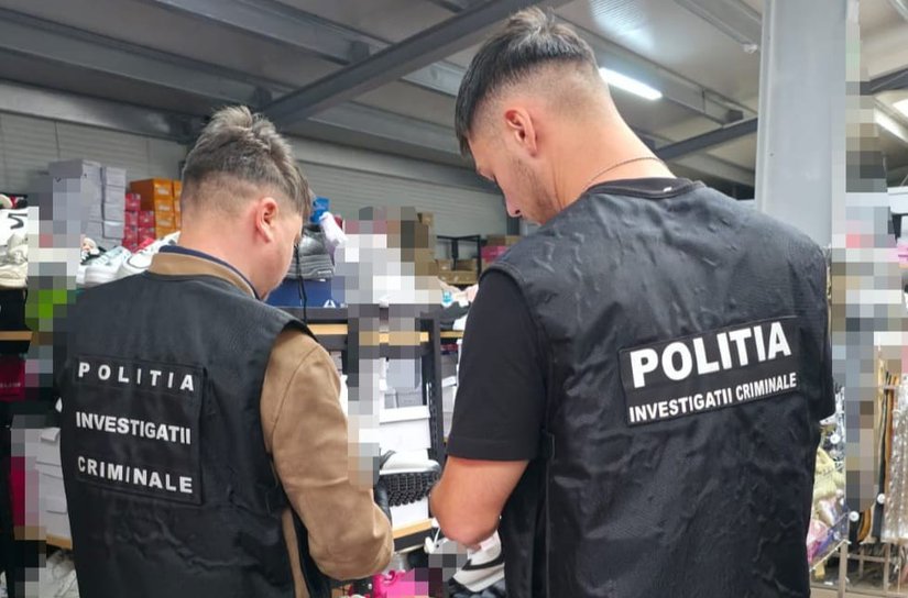 Articole vestimentare contrafăcute confiscate de polițiști