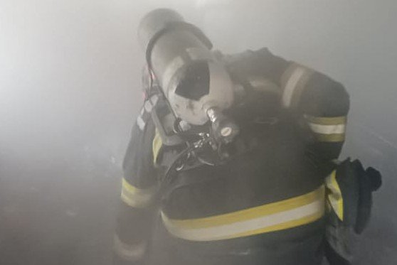 Bucătărie de vară cuprinsă de flăcări la Avrămeni