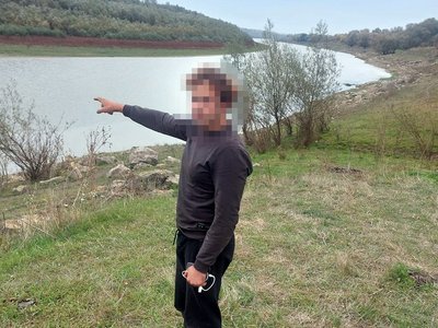 A traversat Prutul înot, cu …