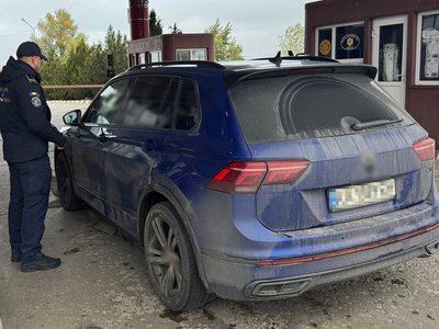 Automobil în valoare de 125.000 …