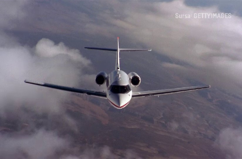 O cursă charter cu 24 de români expulzați din Europa a aterizat la București. Majoritatea au fost băgați în avion direct din închisoare