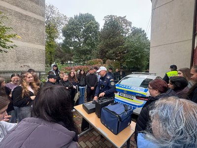 Activitate informativ-preventivă desfășurată de polițiștii …