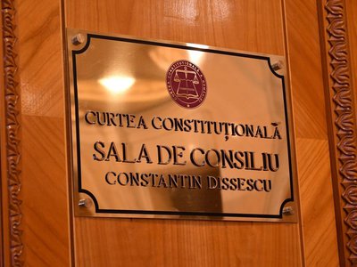 CCR schimbă regulile pentru funcționarii …