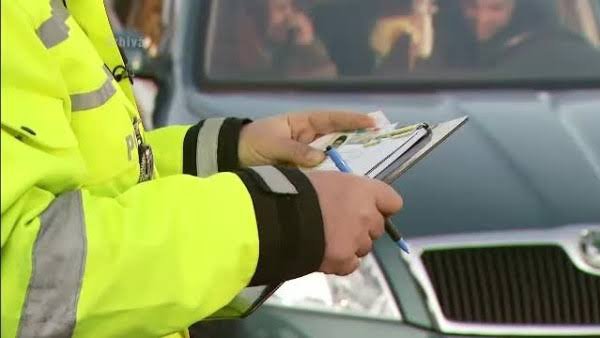 Probleme mari pentru un șofer din Nicșeni după ce a fost oprit în trafic